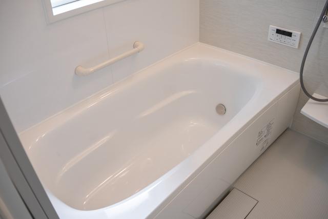 浴室・お風呂のカビ取りと水垢洗浄