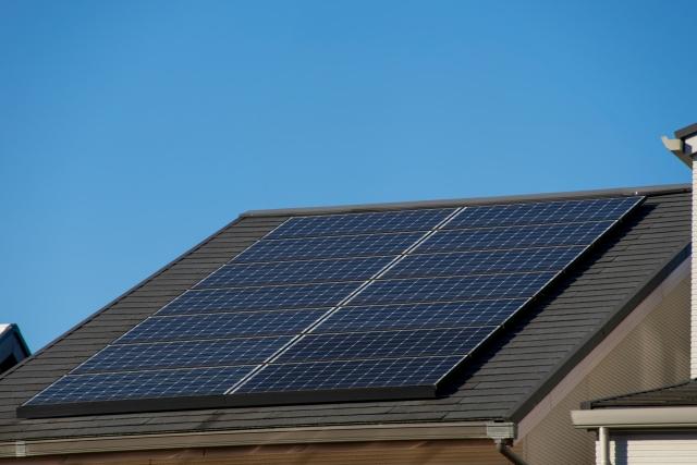 太陽光パネルの撤去から処分、屋根の補修まで一括対応