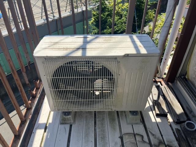 室外機の特殊設置(屋根置き・壁掛け)