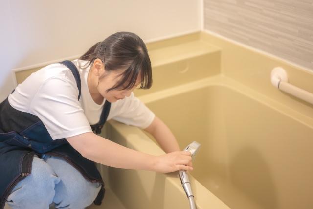 高圧洗浄でカビひとつなく清潔になった浴室